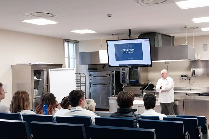 danilo curotto lezione corso pastai aula alma scuola pasta live