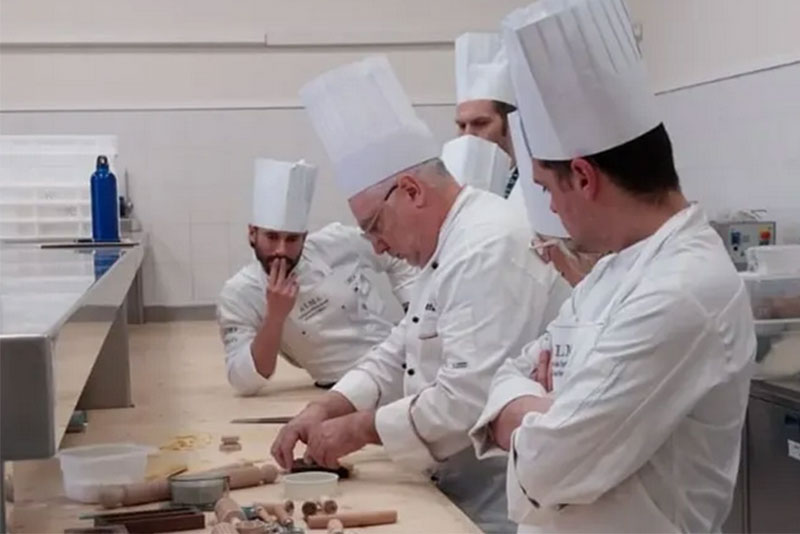 danilo curotto insegna durante corso live di pasta per pastai misterpasta 2025